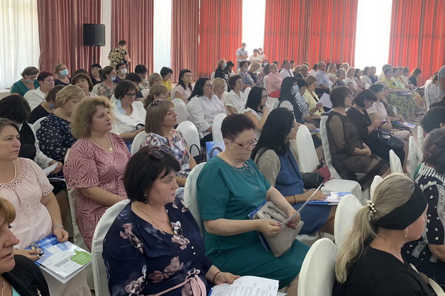 «Прививка или тесты?»: что говорят директора школ Гагаузии о принудительной вакцинации