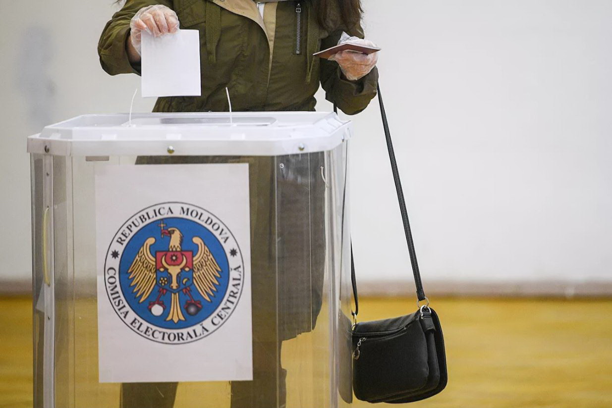 Суд решил: на выборах в НСГ будут баллотироваться два Владимира Кысса