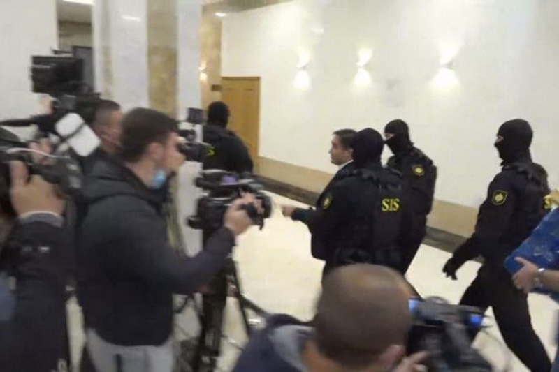 «Рейдерский захват прокуратуры»: политолог об аресте Стояногло перед брифингом