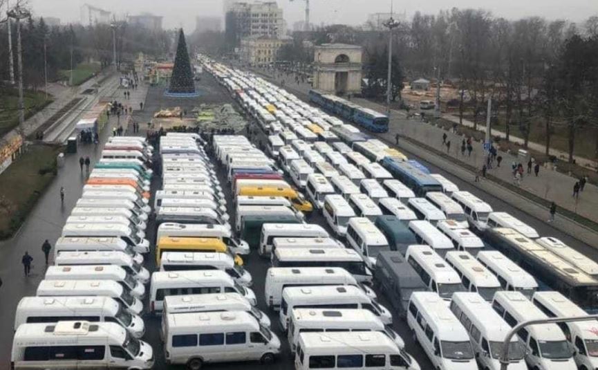 Новый протест транспортников: междугородние рейсы будут приостановлены