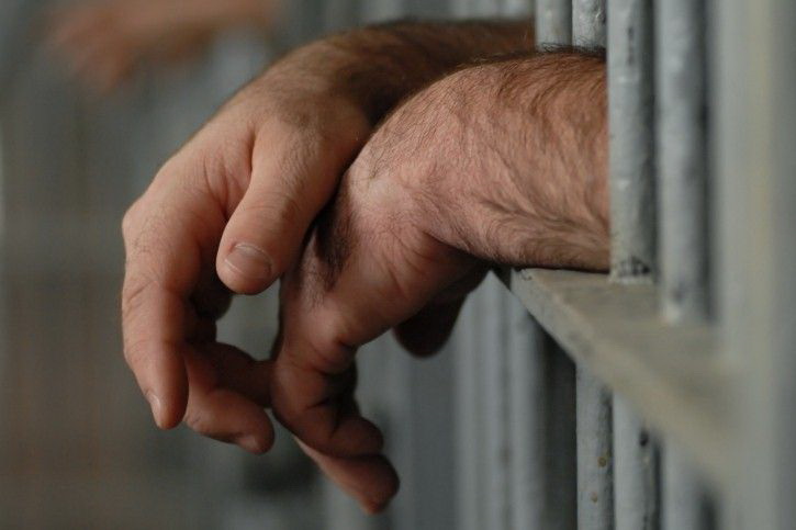 В Каушанах задержали мужчину за сексуальные отношения с 15-летней девочкой