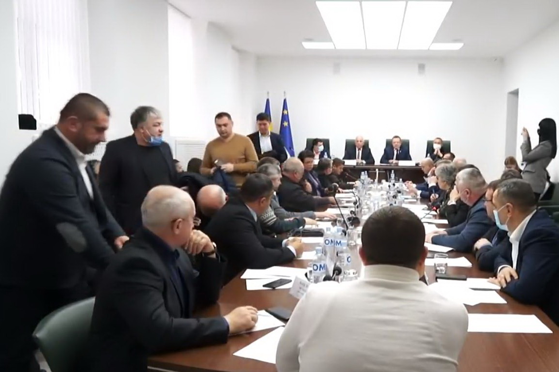 Группа депутатов НСГ покинула зал заседания в знак протеста