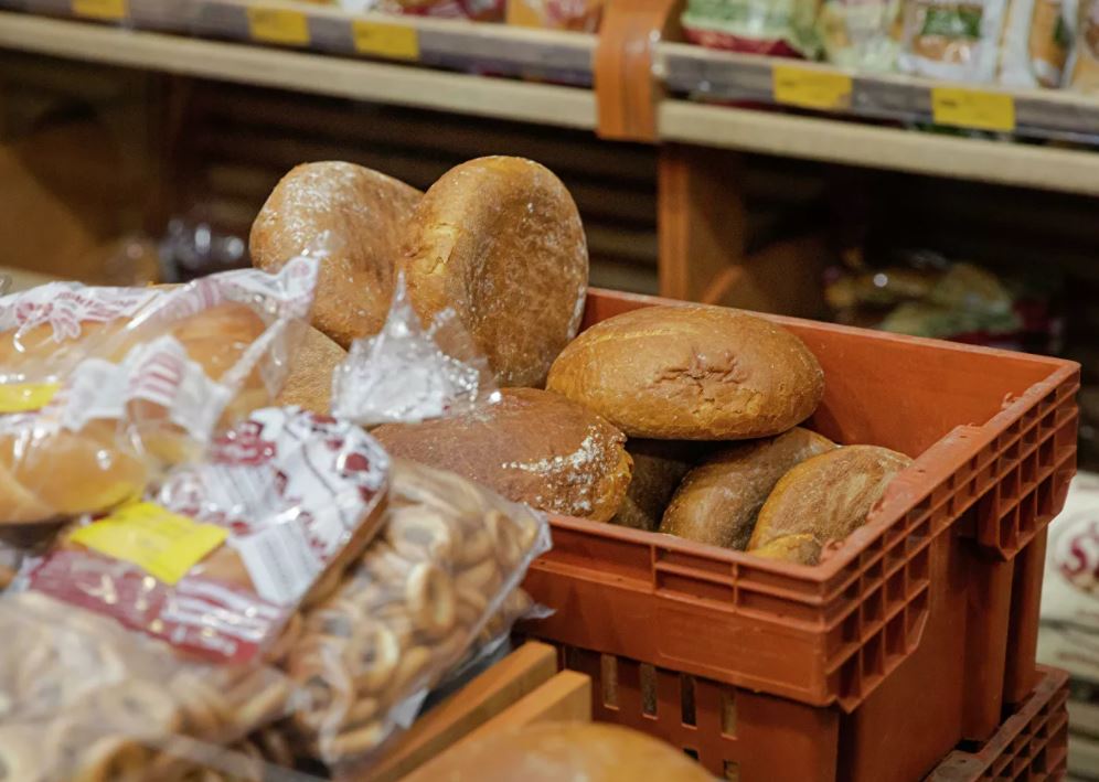 Налоговая выявила случаи завышения цен на социально значимые продукты