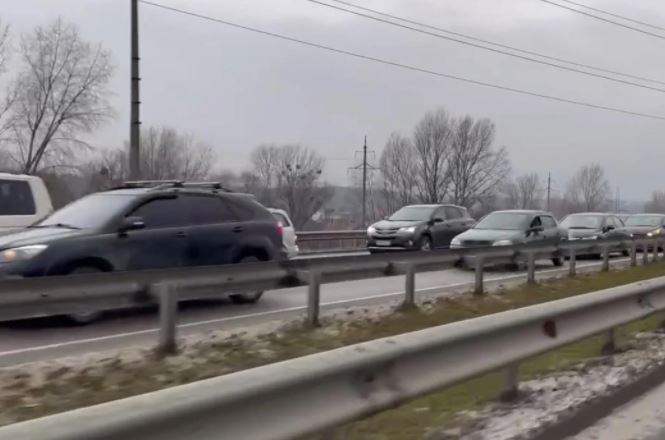 На въезде в Киев блокпосты: у граждан проверяют содержимое авто