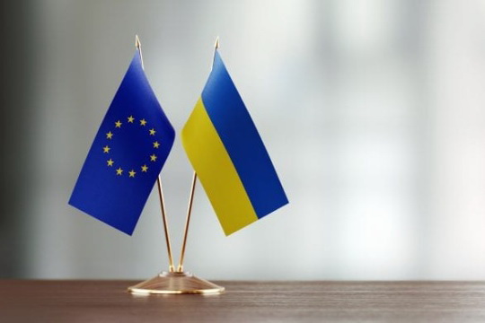 Европарламент принял заявку Украины на вступление в ЕС 