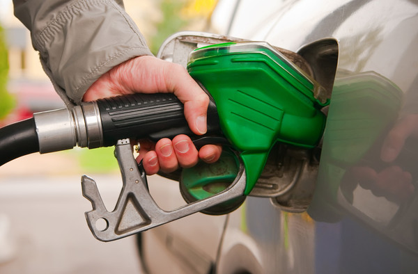 Плохие новости для водителей: в Молдове снова резко выросла цена топлива