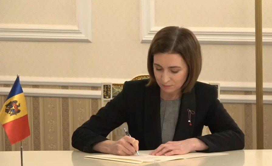 Санду подписала заявку на вступление Молдовы в ЕС