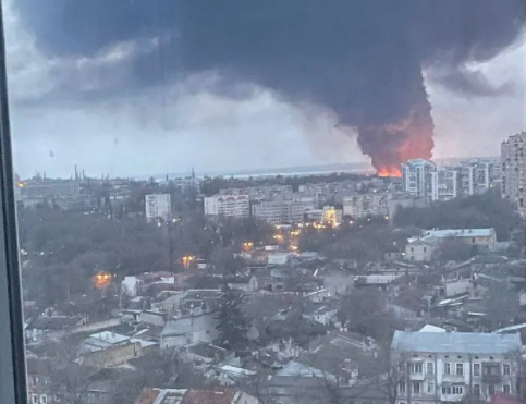 В Одессе прозвучали взрывы: звучат сирены
