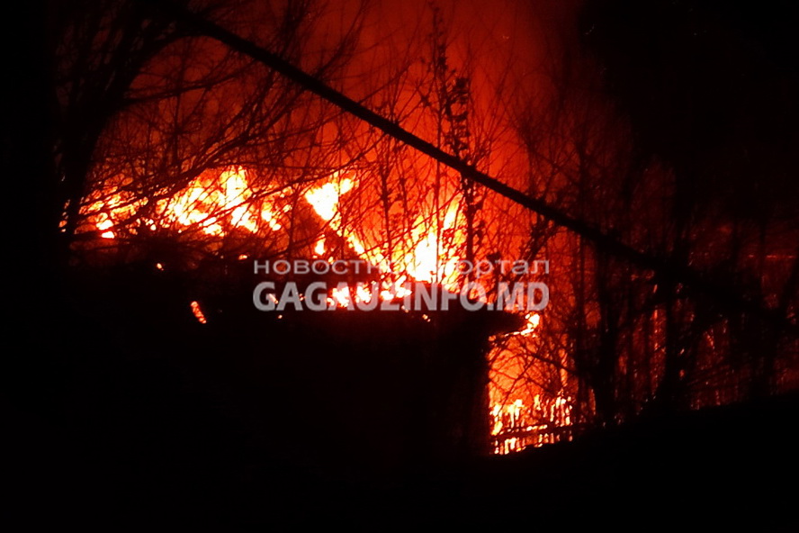 Пожар в Казаклии: загорелся пустующий дом