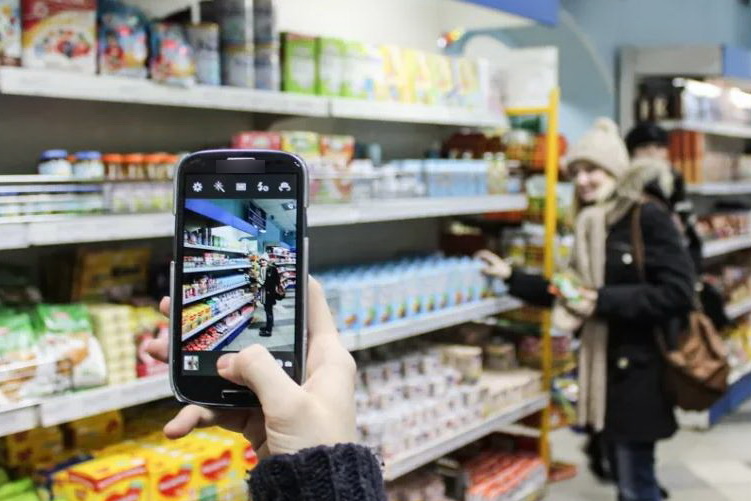 «Не нужно было снимать». В супермаркете Комрата потребовалась помощь охранного агентства