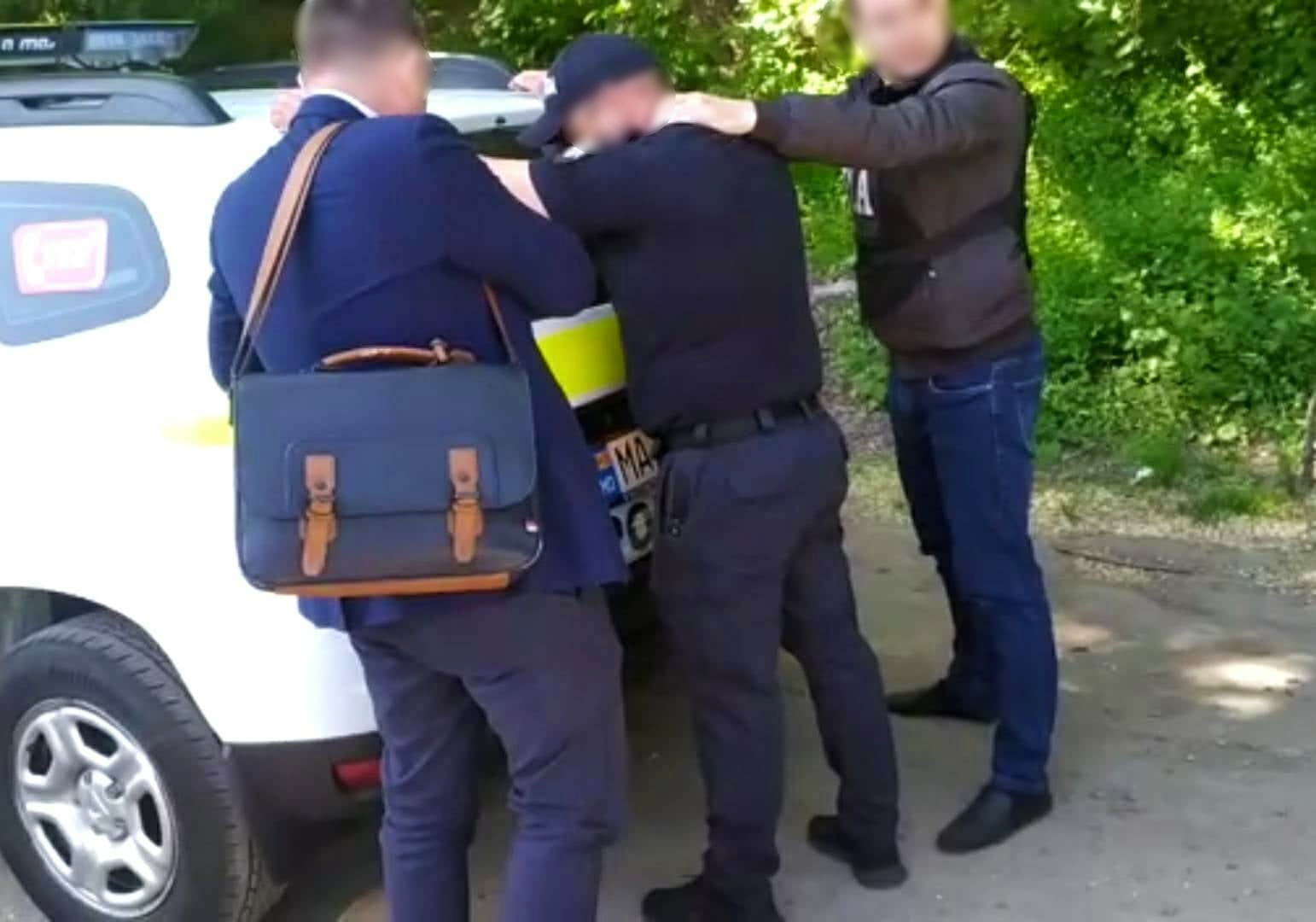Полицейских-вымогателей задержали в Молдове