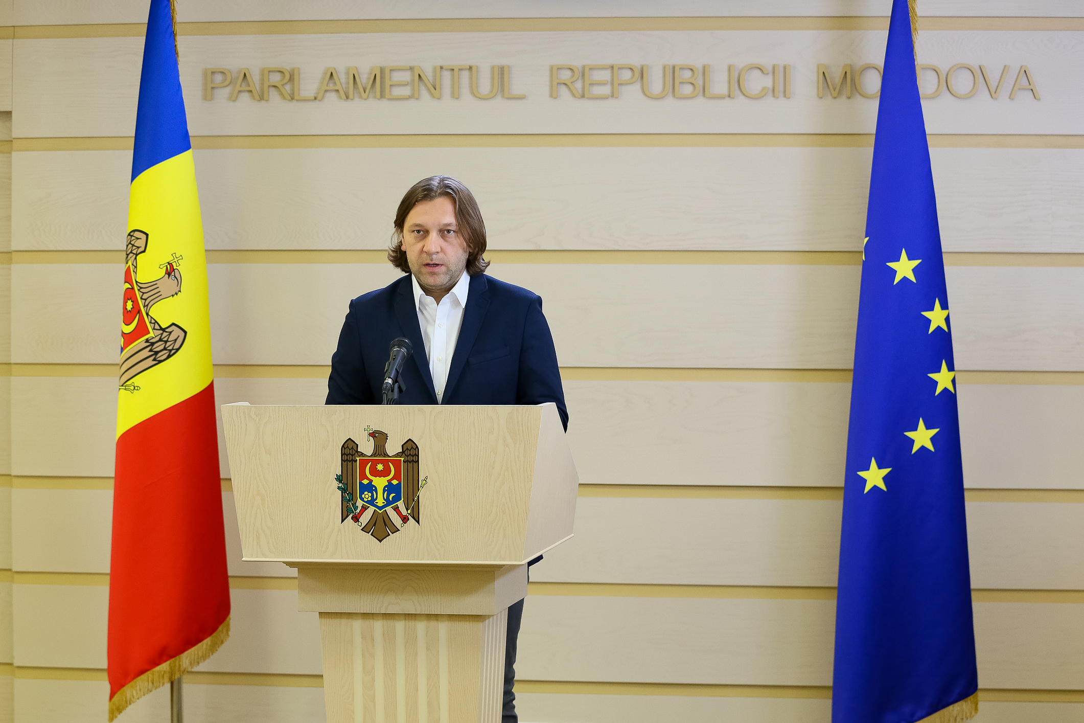Депутат PAS обвинил граждан в высокой инфляции: Брали кредиты на iPhone и отпуск